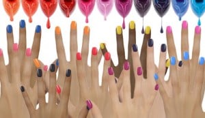 Des vernis à ongles aux couleurs flashy